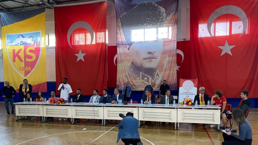 Nuh Mehmet Baldöktü Anadolu Lisesinde Öğrencilerle ve Kayserisporlu Futbolcularla Söyleşi